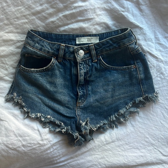 Topshop Moro Kiri Jean Shorts - Picture 1 of 3